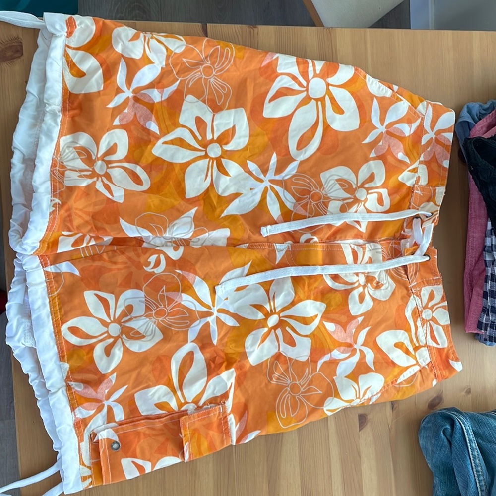 Men’s swim trunks